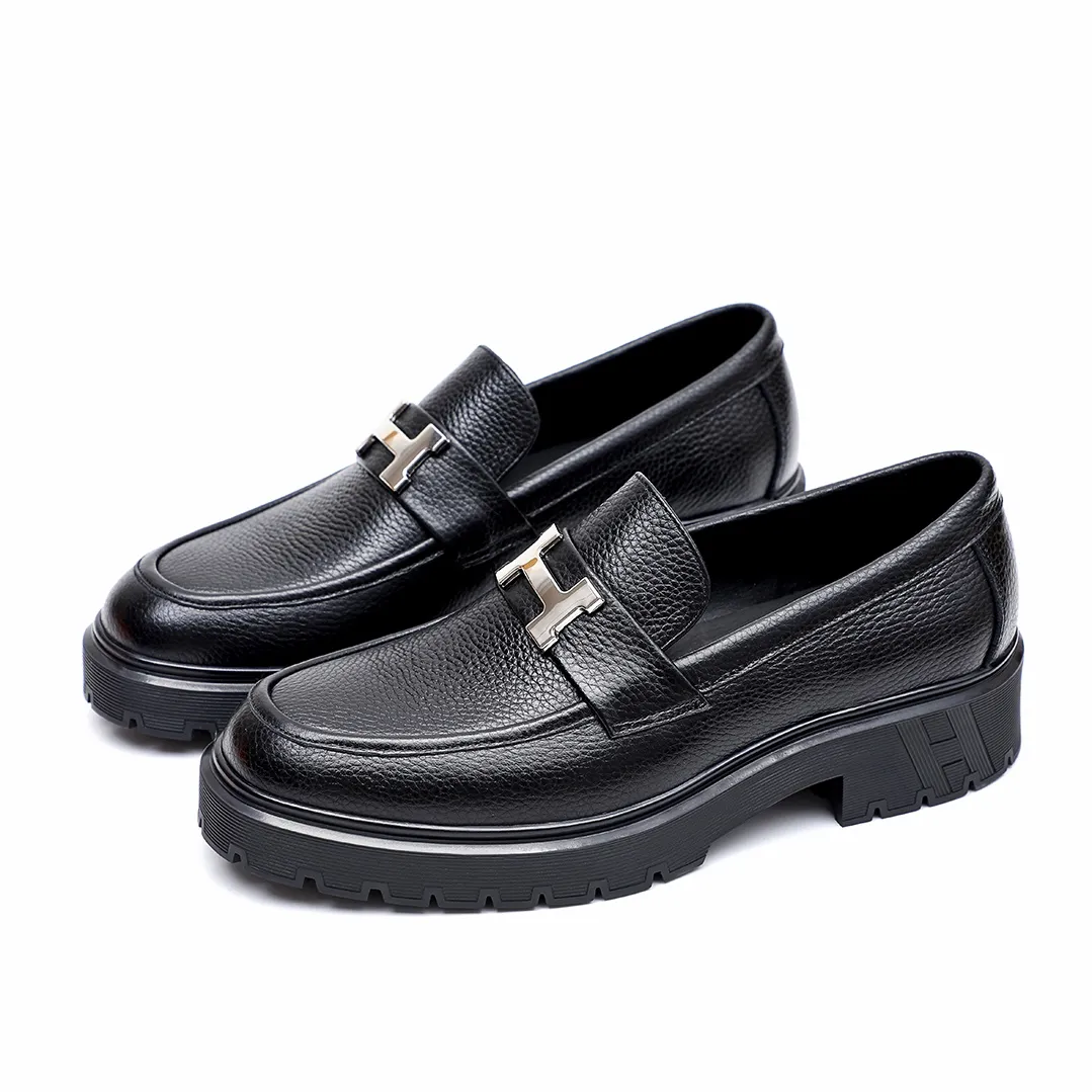 Men's shoes 💰700 💐[HERMES] popular men's shoes counter original items! The world's top brands...Luxury quality...//Fashion and high-end footwear 👍💪🏻...give you a low-key luxury comfort experience👍. The upper is made of pure Italian-imported original top-layer pebbled cowhide. Sweat-absorbent cowhide leather lining. Comfortable and breathable. The original rubber-plastic flower foam light outsole is high-end and classy. Luxurious and noble!! .. OEM factory shipment [Hug] stall.. Original plate. Welcome to taste..39-45 (38.45.46🉑️Customized)
